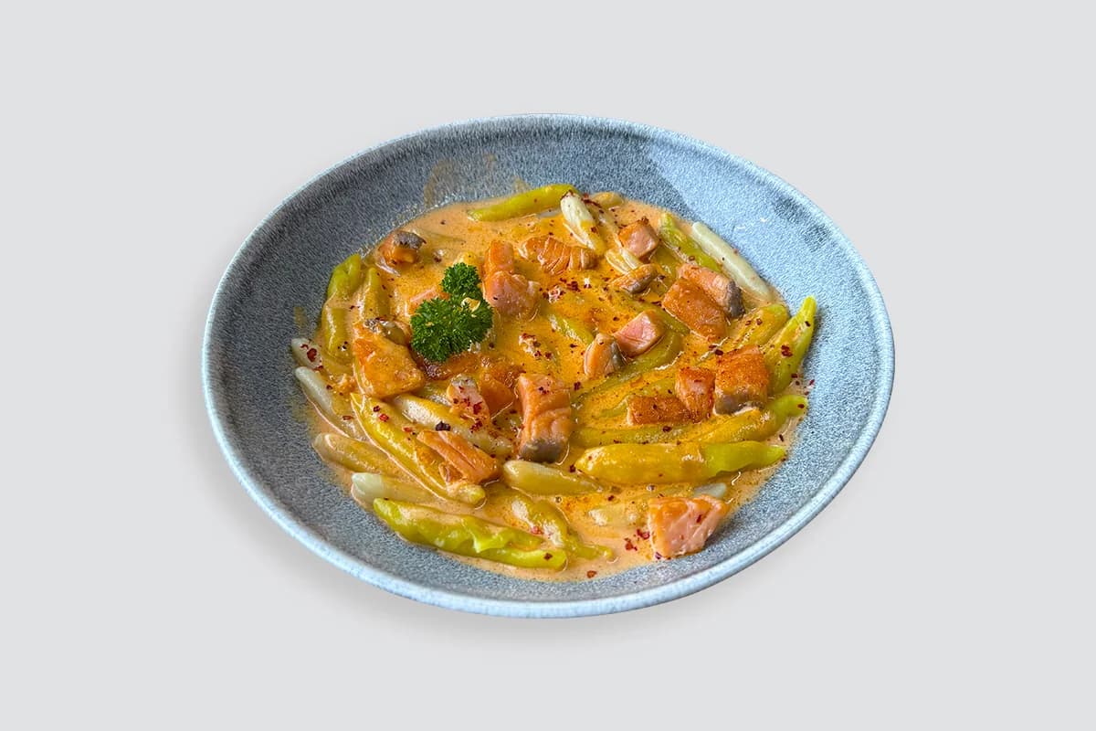 Галушки с лососем